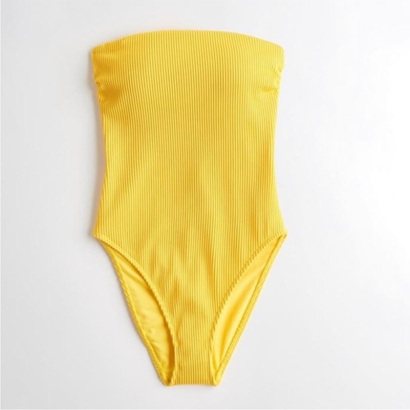 Hollister open back one piece swimsuit - Picture 3 of 6